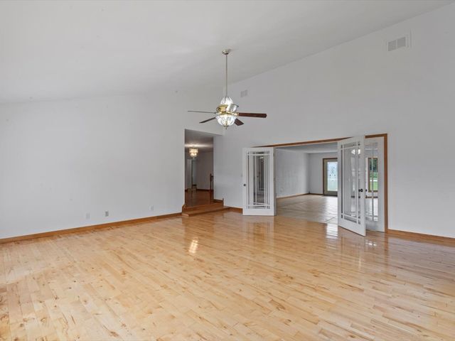 1610 Wisconsin Street, Le Claire, IA 52753