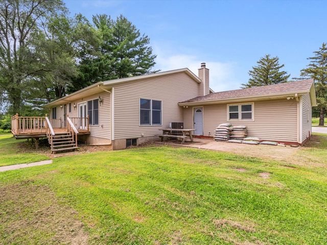 1610 Wisconsin Street, Le Claire, IA 52753