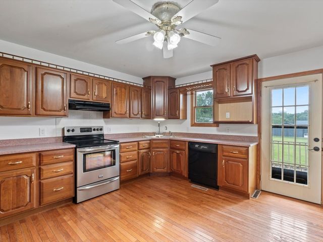 1610 Wisconsin Street, Le Claire, IA 52753