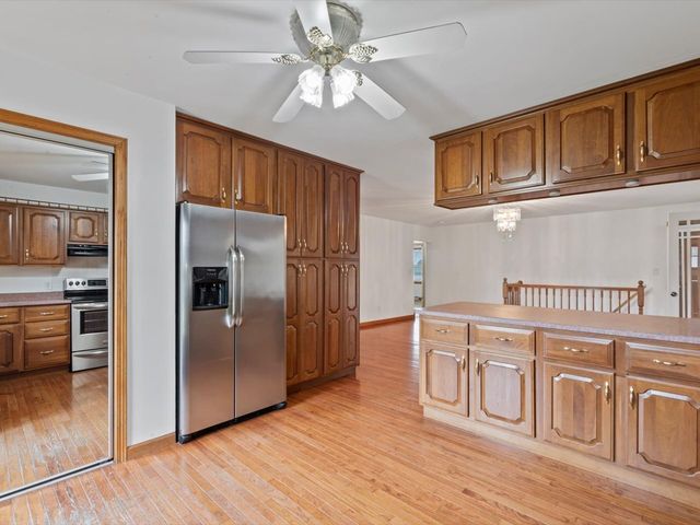 1610 Wisconsin Street, Le Claire, IA 52753