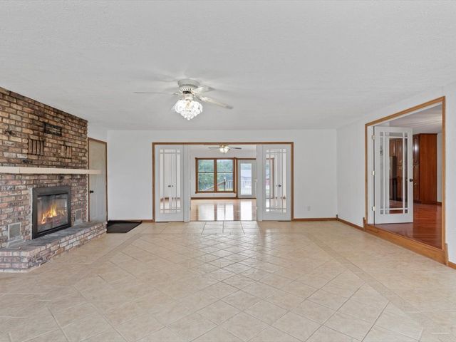 1610 Wisconsin Street, Le Claire, IA 52753