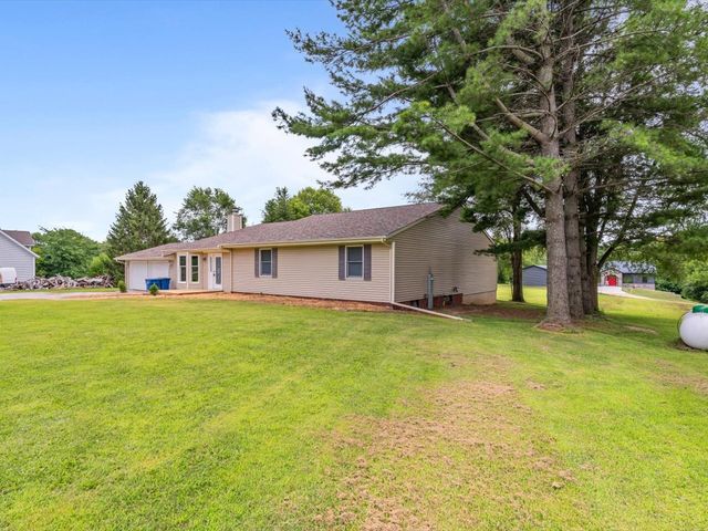 1610 Wisconsin Street, Le Claire, IA 52753
