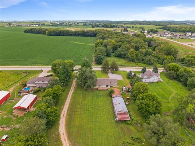1610 Wisconsin Street, Le Claire, IA 52753
