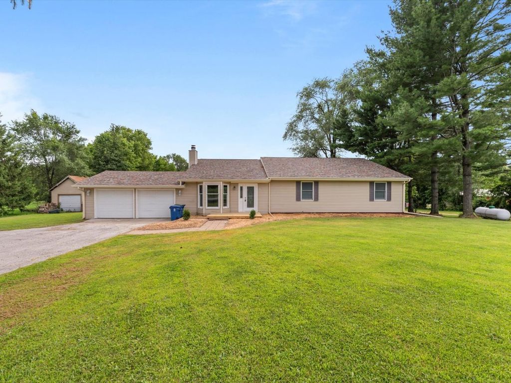 1610 Wisconsin Street, Le Claire, IA 52753