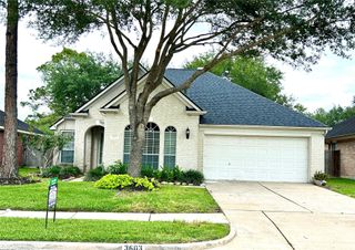 3603 Paigewood Drive, Pearland, TX 77584