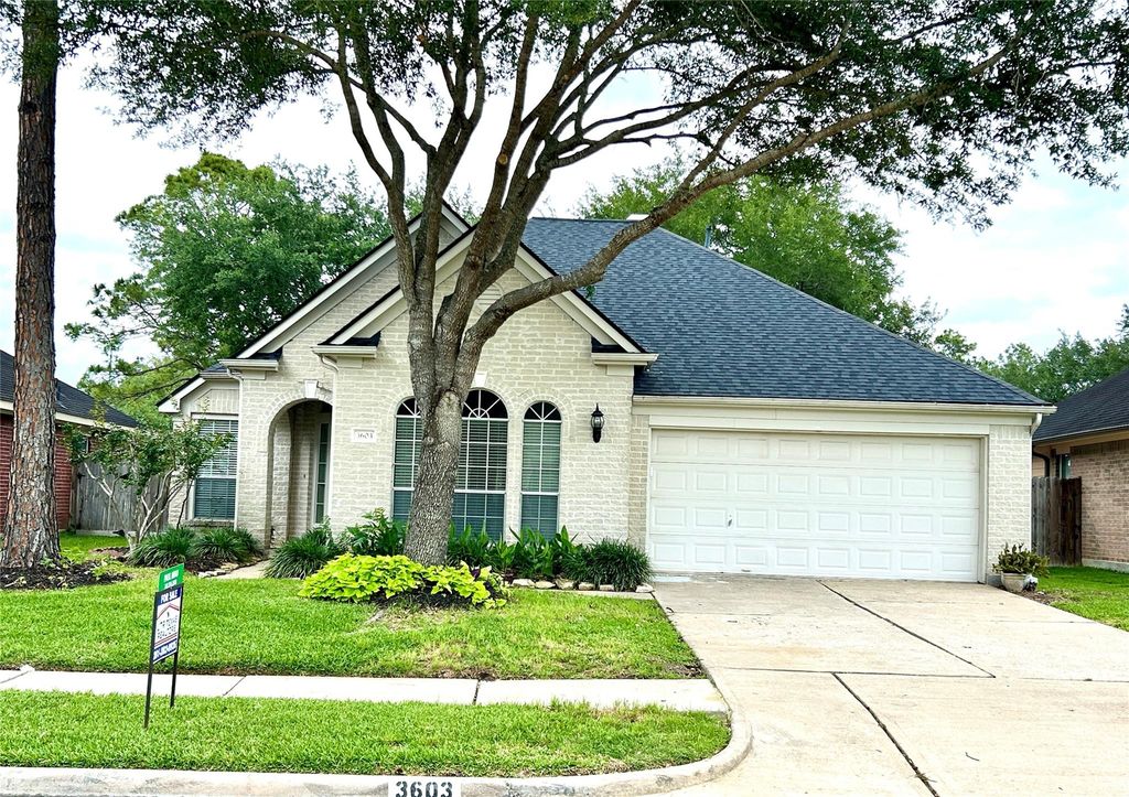 3603 Paigewood Drive, Pearland, TX 77584