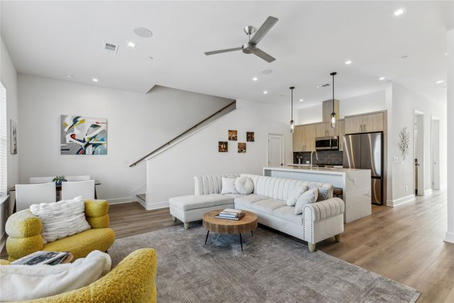 1901 S Harwood Street 301, Dallas, TX 75215