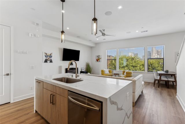 1901 S Harwood Street 301, Dallas, TX 75215