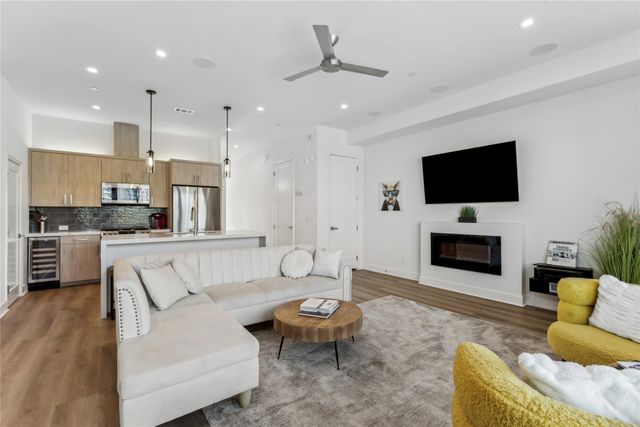 1901 S Harwood Street 301, Dallas, TX 75215
