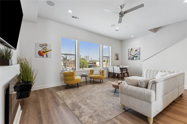1901 S Harwood Street 301, Dallas, TX 75215