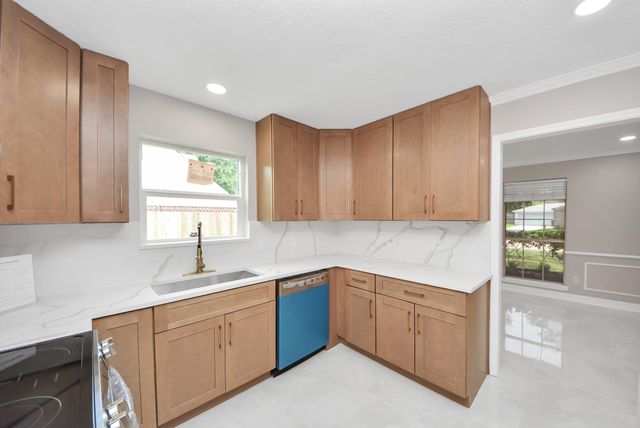 15538 Torry Pines Road, Houston, TX 77062