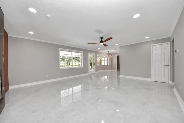 15538 Torry Pines Road, Houston, TX 77062