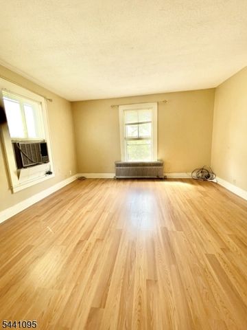 16 Jackson Ave, North Plainfield Boro, NJ 07060