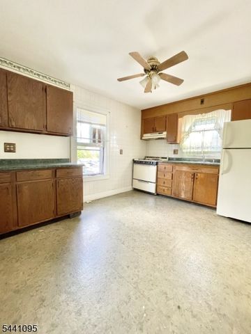 16 Jackson Ave, North Plainfield Boro, NJ 07060