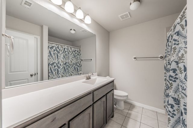 1113 Vintage Avenue, Gainesville, TX 76240