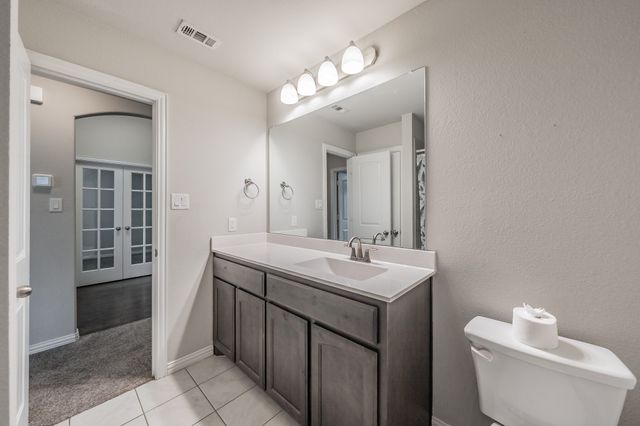 1113 Vintage Avenue, Gainesville, TX 76240