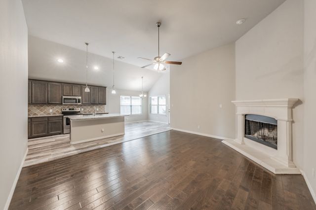 1113 Vintage Avenue, Gainesville, TX 76240