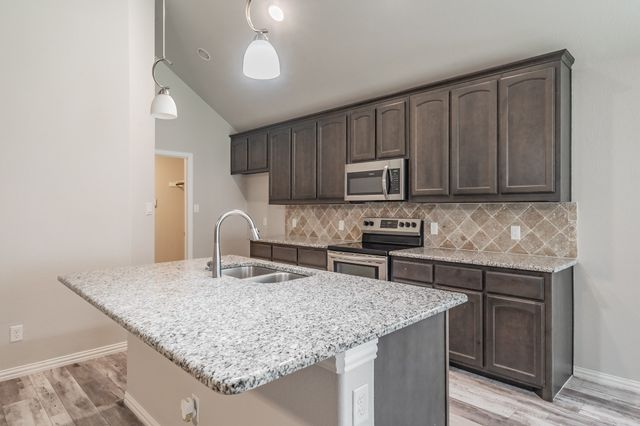 1113 Vintage Avenue, Gainesville, TX 76240