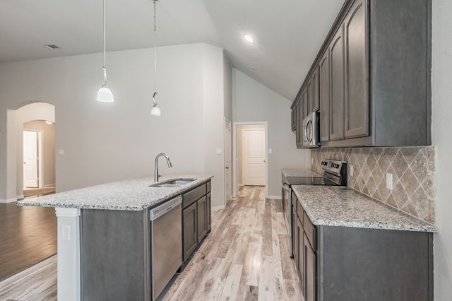 1113 Vintage Avenue, Gainesville, TX 76240