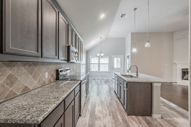 1113 Vintage Avenue, Gainesville, TX 76240