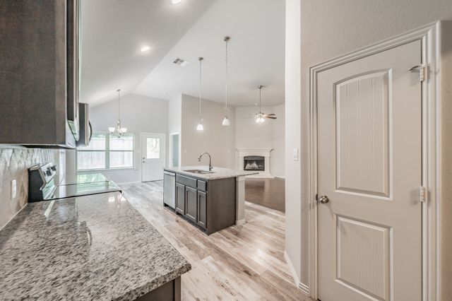 1113 Vintage Avenue, Gainesville, TX 76240