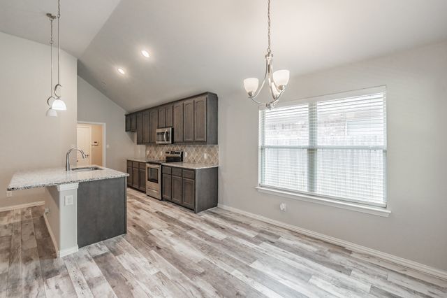 1113 Vintage Avenue, Gainesville, TX 76240
