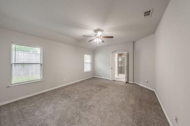 1113 Vintage Avenue, Gainesville, TX 76240