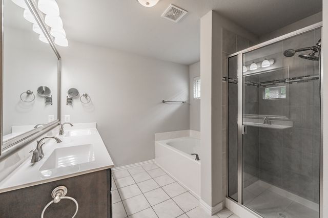 1113 Vintage Avenue, Gainesville, TX 76240