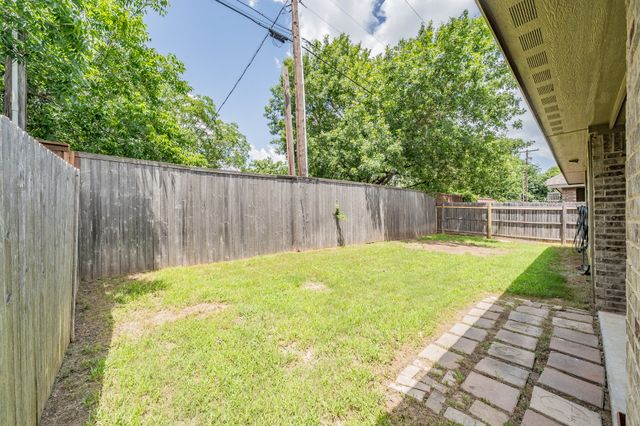1113 Vintage Avenue, Gainesville, TX 76240