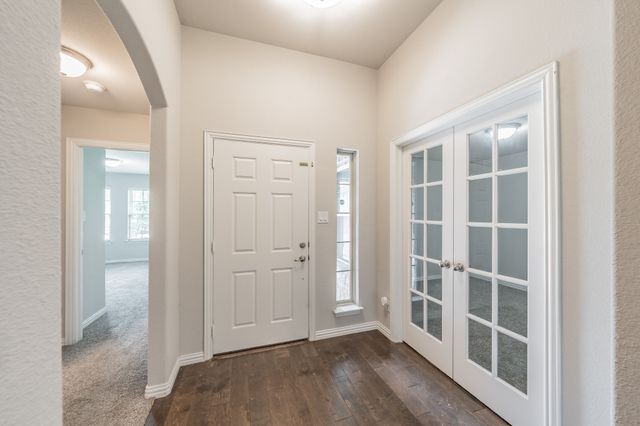 1113 Vintage Avenue, Gainesville, TX 76240