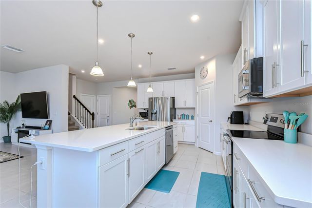 10422 GLIDING EAGLE WAY, Land O Lakes, FL 34638