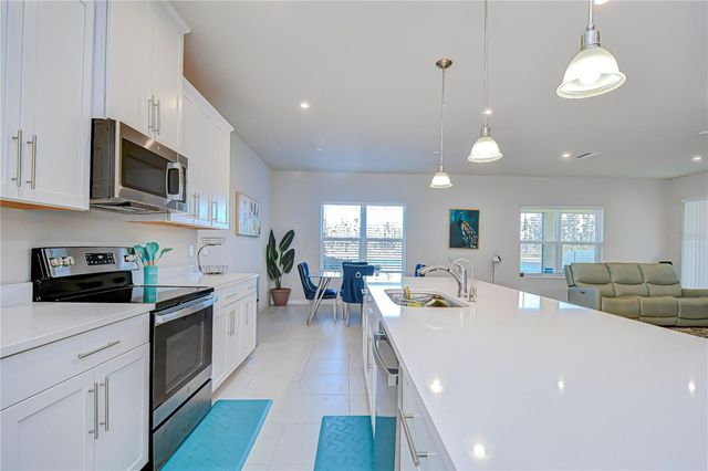 10422 GLIDING EAGLE WAY, Land O Lakes, FL 34638