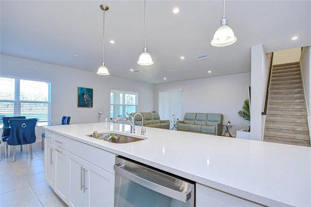 10422 GLIDING EAGLE WAY, Land O Lakes, FL 34638