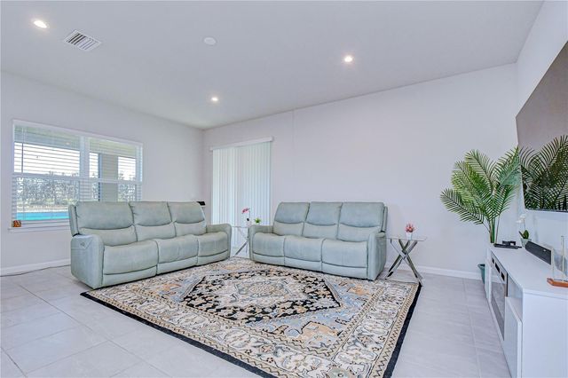 10422 GLIDING EAGLE WAY, Land O Lakes, FL 34638