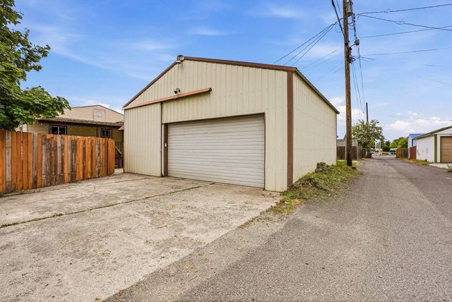 517 E Columbia Ave, Spokane, WA 99208