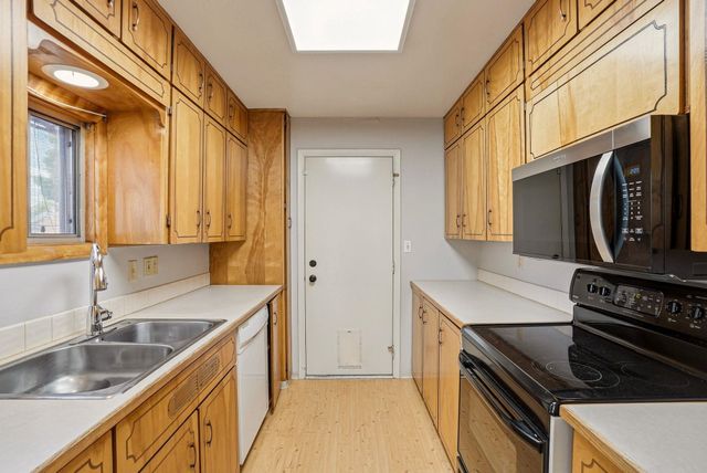 517 E Columbia Ave, Spokane, WA 99208