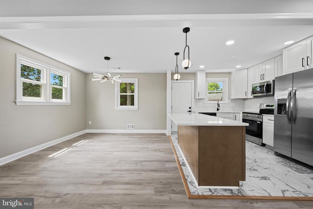 Image 17 of property listing at 2112 GAITHER ST, Temple Hills, MD 20748