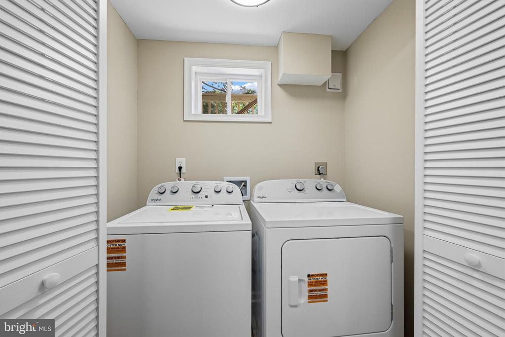 Image 32 of property listing at 2112 GAITHER ST, Temple Hills, MD 20748