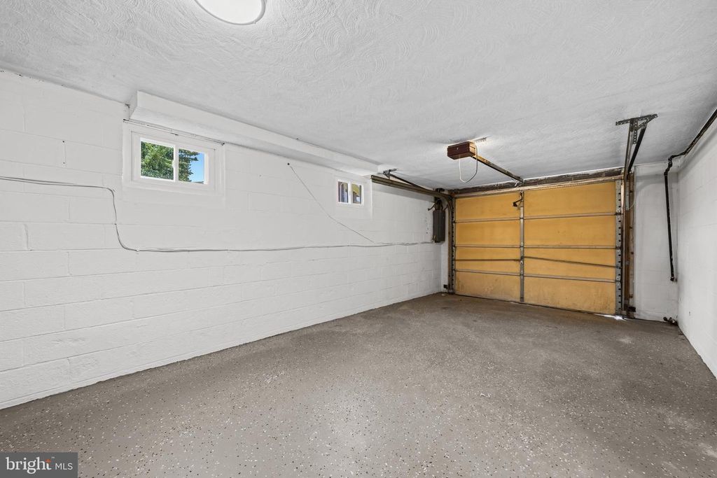 Image 33 of property listing at 2112 GAITHER ST, Temple Hills, MD 20748