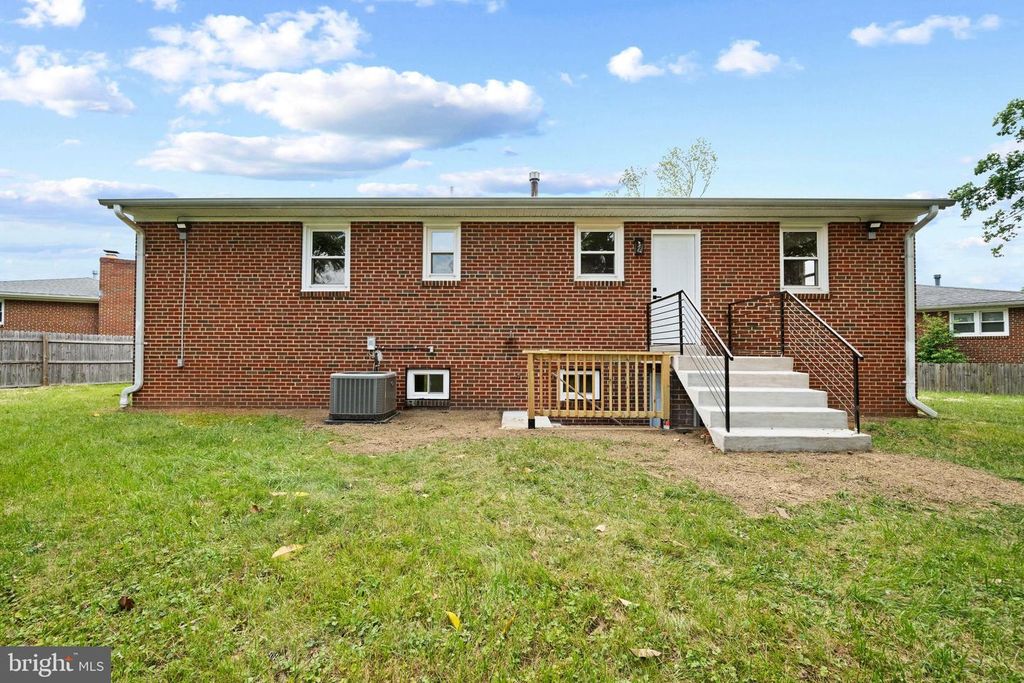 Image 34 of property listing at 2112 GAITHER ST, Temple Hills, MD 20748