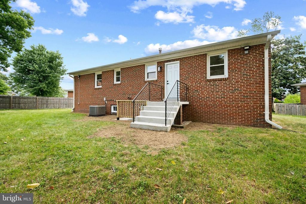 Image 35 of property listing at 2112 GAITHER ST, Temple Hills, MD 20748