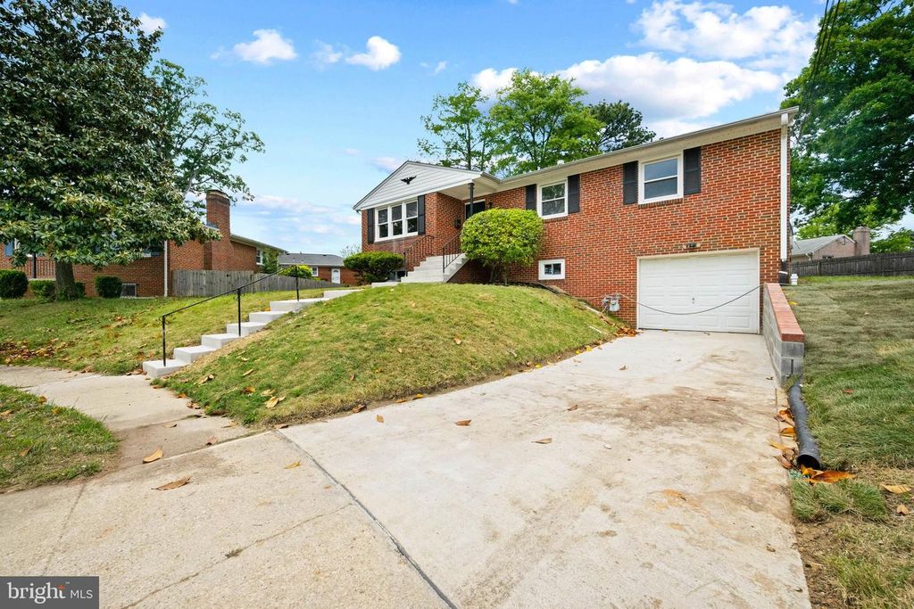 Image 5 of property listing at 2112 GAITHER ST, Temple Hills, MD 20748