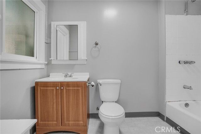 3601 W Washington, Los Angeles, CA 90018