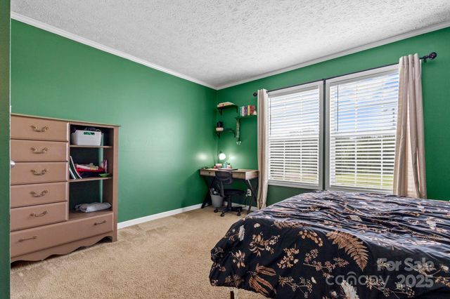 288 Howard Norton Drive, Hiddenite, NC 28636