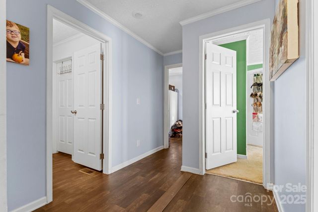288 Howard Norton Drive, Hiddenite, NC 28636