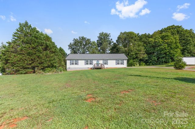 288 Howard Norton Drive, Hiddenite, NC 28636