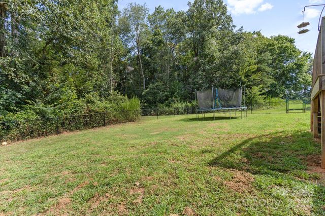 288 Howard Norton Drive, Hiddenite, NC 28636