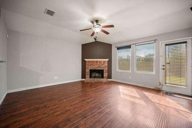 652 Horn Street, Crowley, TX 76036