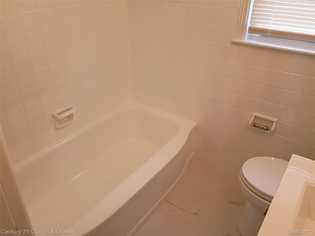 1809 Kingsbury Avenue, Dearborn, MI 48128