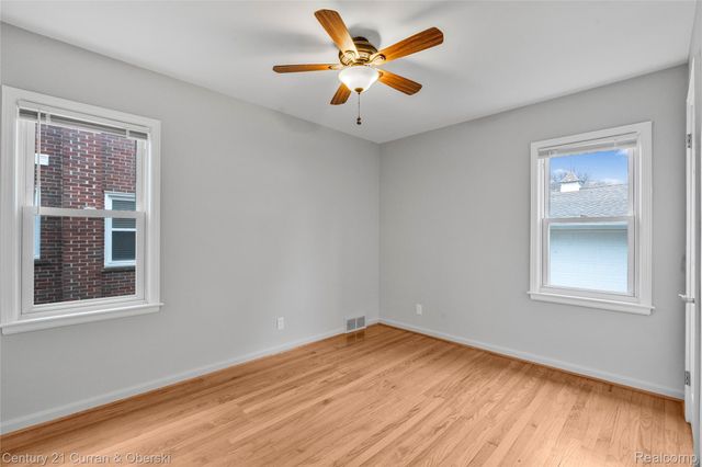 1809 Kingsbury Avenue, Dearborn, MI 48128